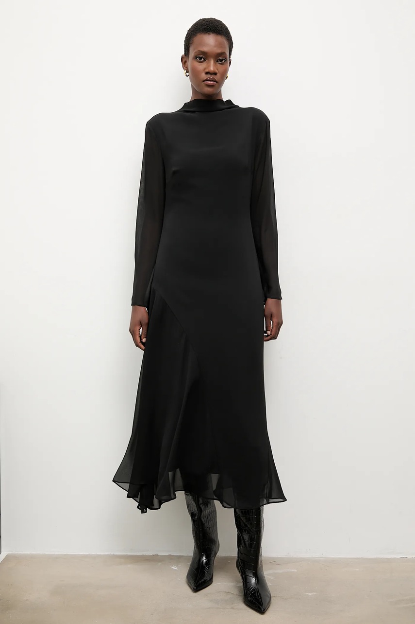 Платье Answear.LAB цвет чёрный maxi расклешённая