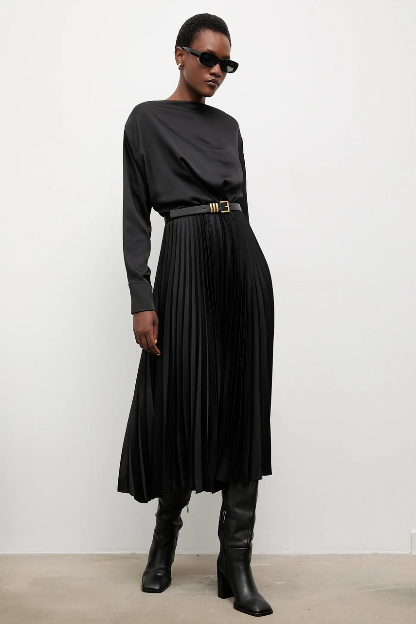 Платье Answear.LAB цвет чёрный maxi расклешённая