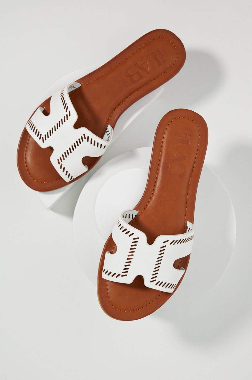 

Чехли Answear Lab дамско в бяло, Бял