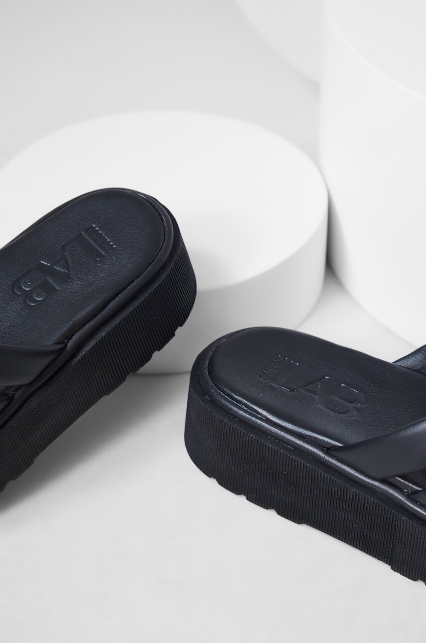 

Шкіряні шльопанці Answear Lab жіночі колір чорний на платформі