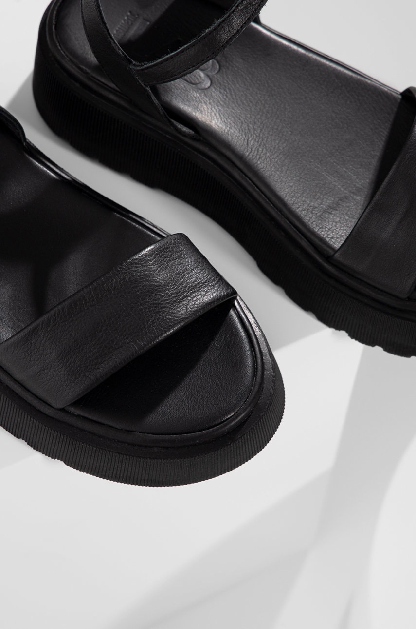 

Шкіряні сандалі Answear Lab жіночі колір чорний на платформі