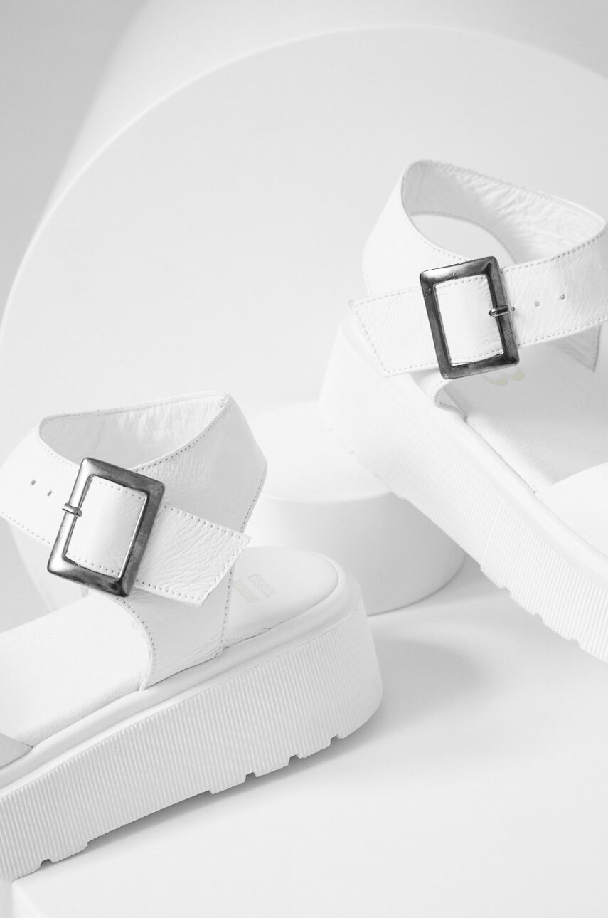 

Шкіряні сандалі Answear Lab жіночі колір білий на платформі