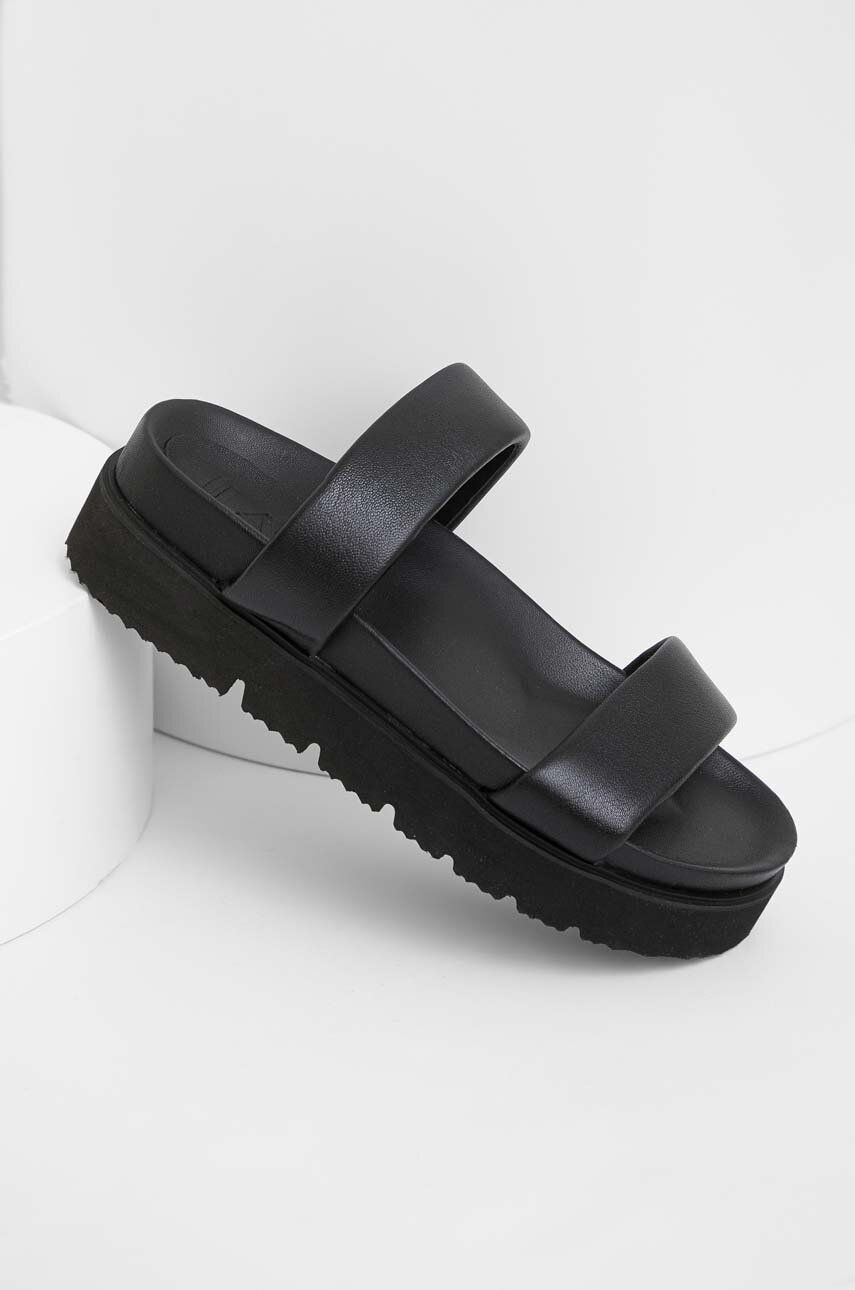 E-shop Kožené pantofle Answear Lab Dámské, černá barva, na platformě