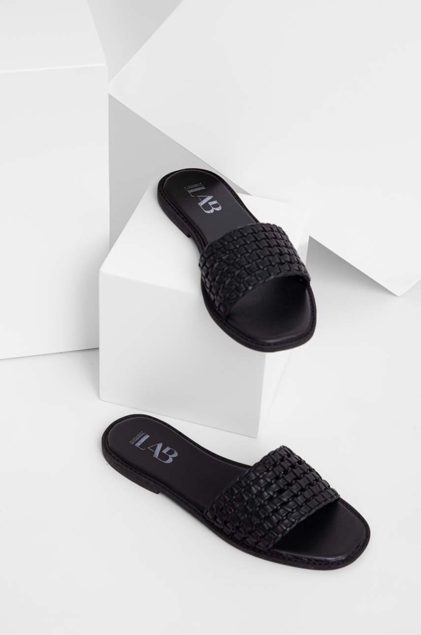 

Кожени чехли Answear Lab в черно, Черен