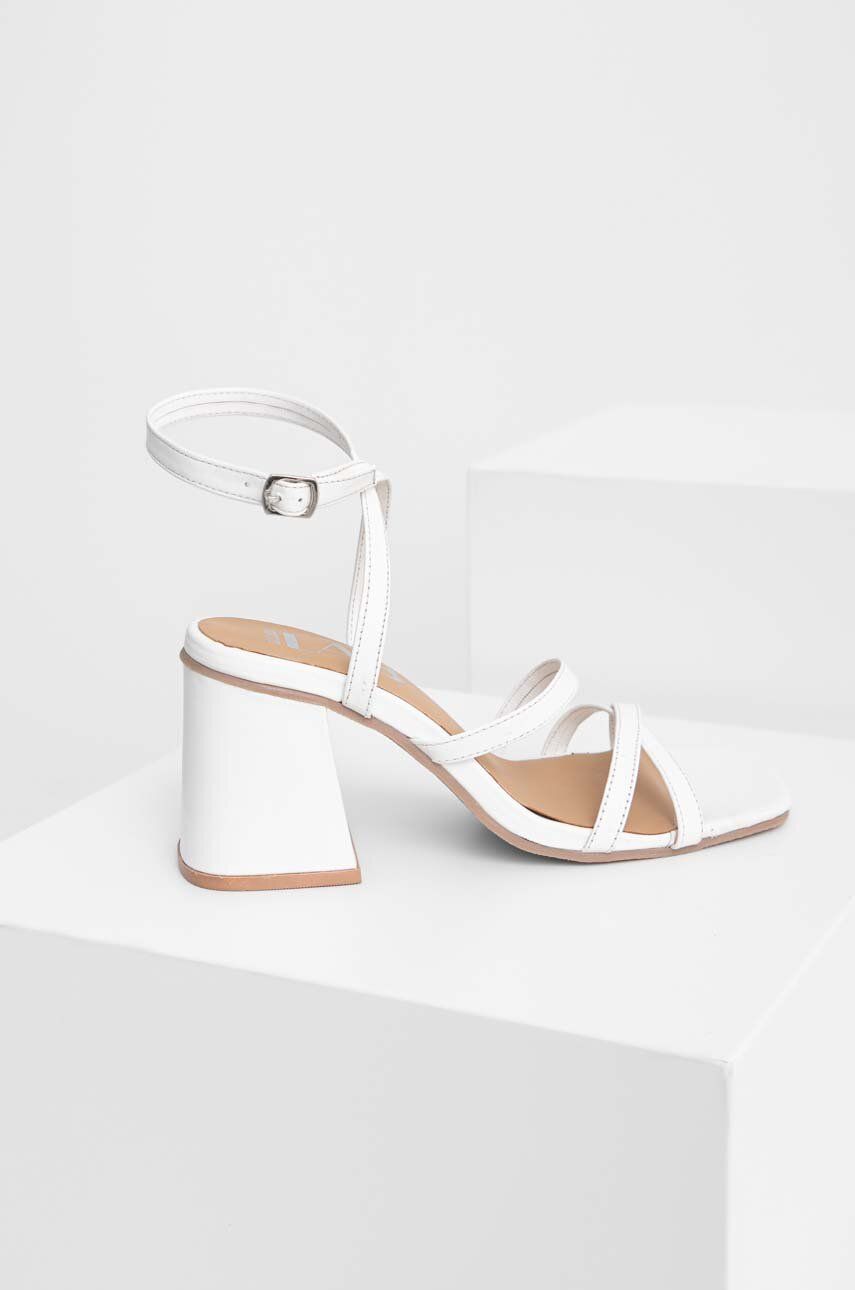 Answear Lab sandale de piele culoarea alb alb