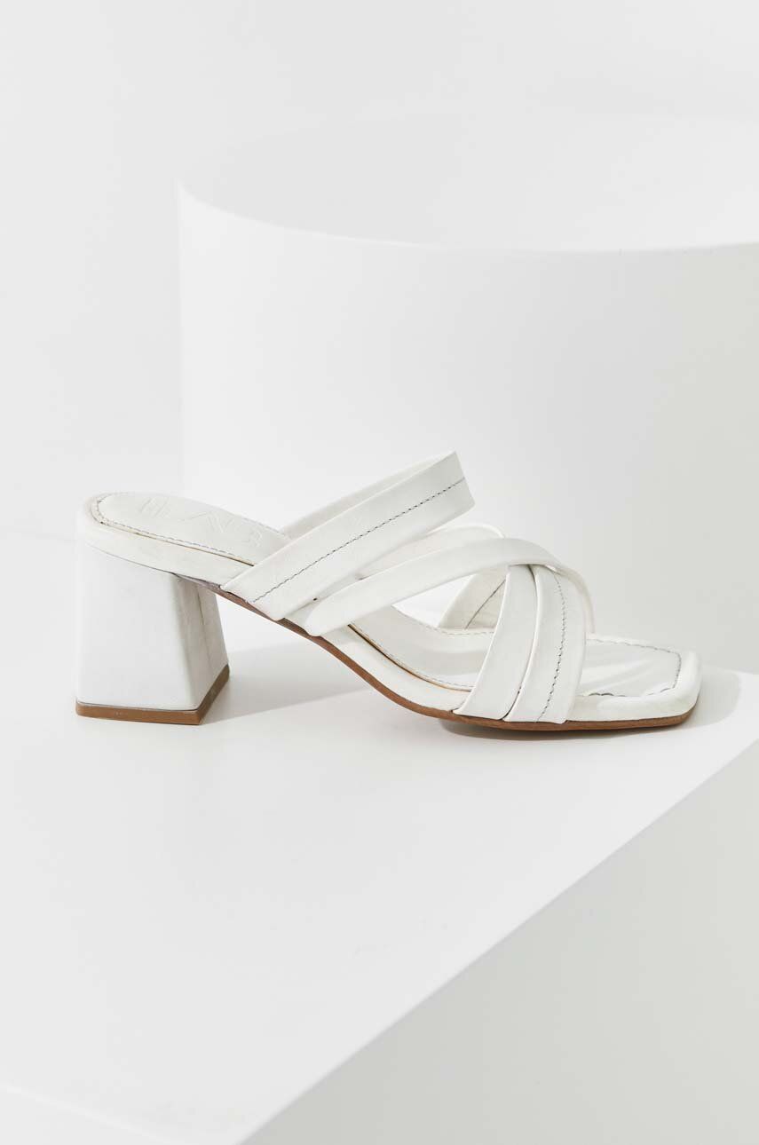 Answear Lab slapi de piele culoarea alb - Shoppu.ro
