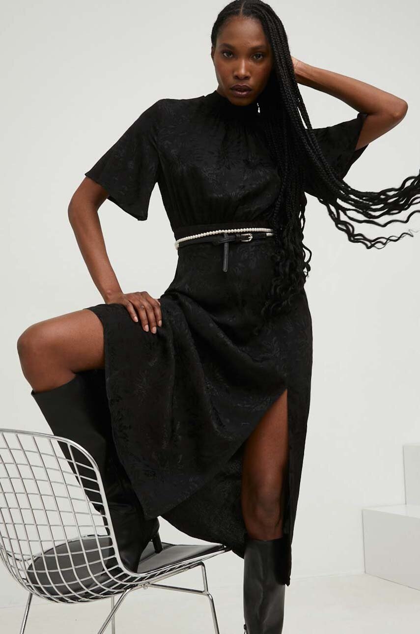 

Платье Answear Lab X Лимитированная коллекция SISTERHOOD цвет чёрный maxi расклешённое