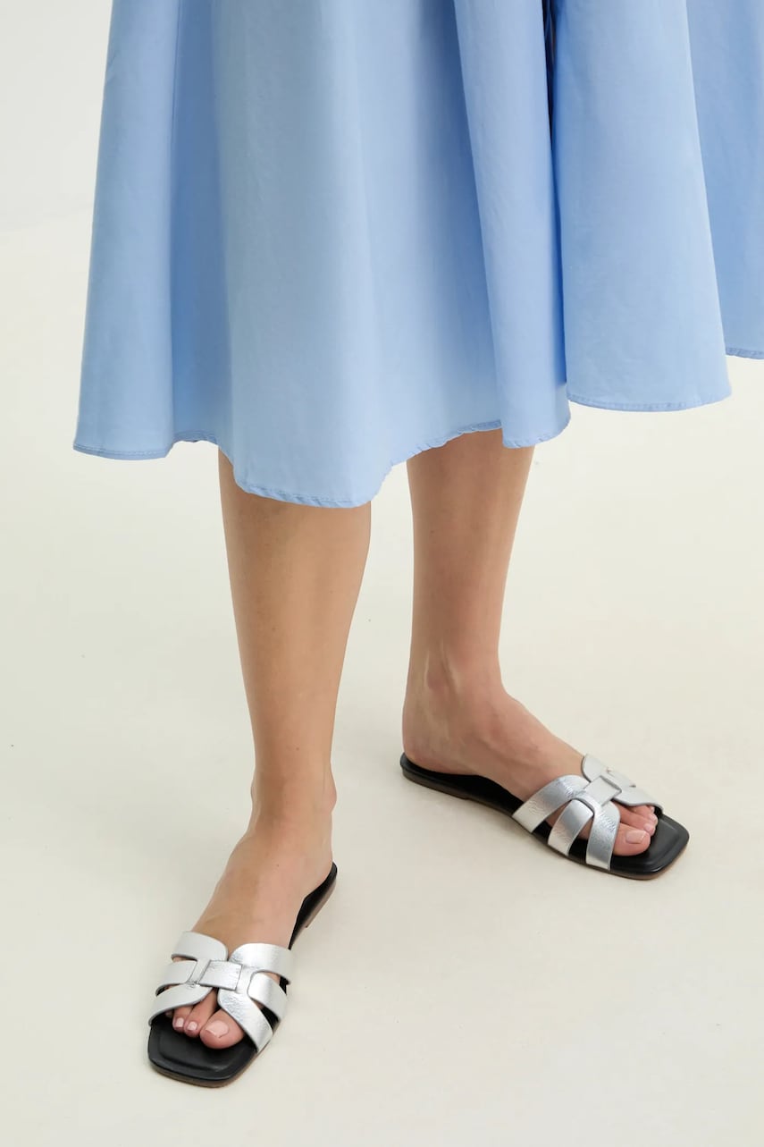 Answear Lab slapi de piele femei, culoarea argintiu