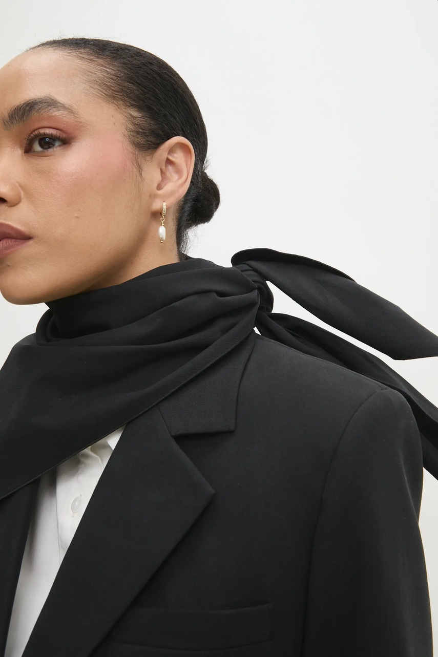 Wrap-around σακάκι με μέση Answear.LAB χρώμα: μαύρο φωτογραφία