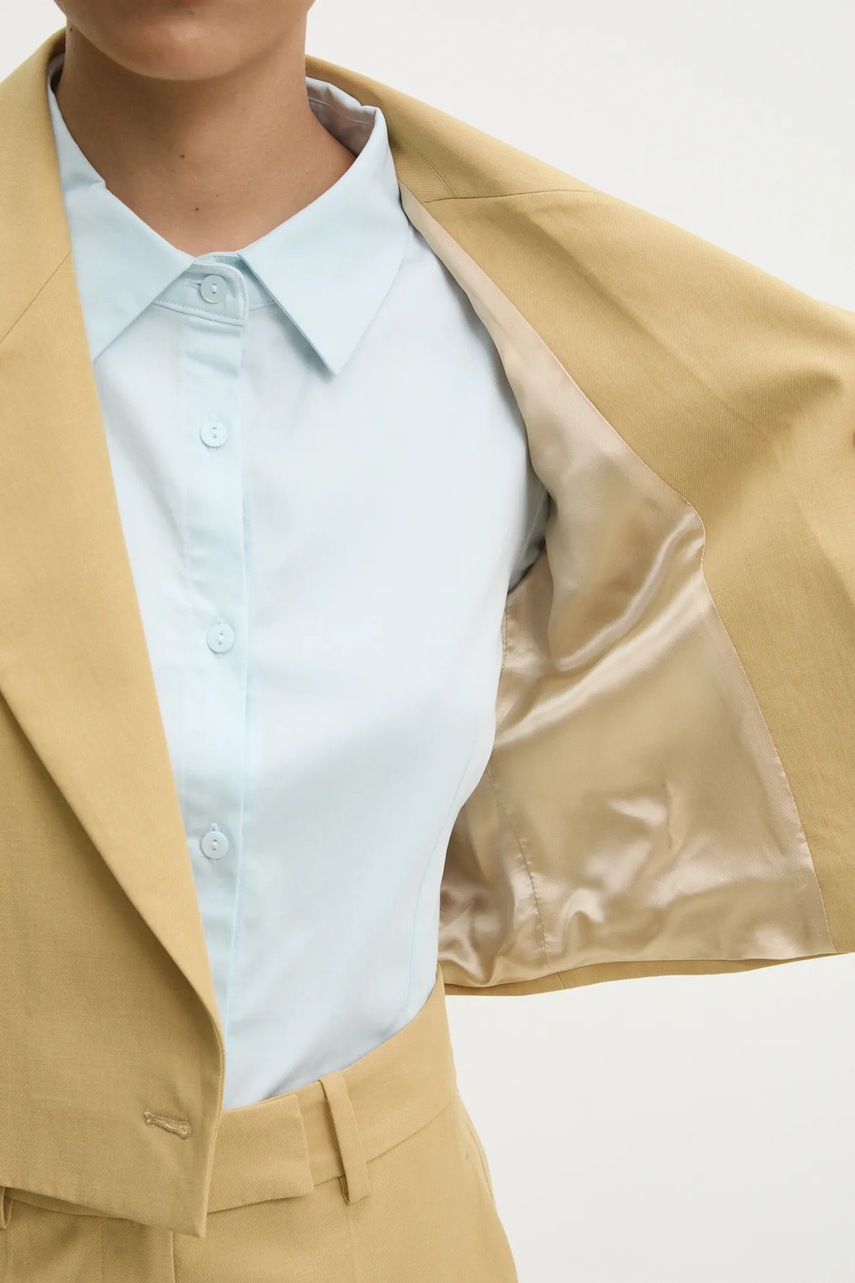 Μπουφάν crop με ιμάντα Answear.LAB χρώμα: κίτρινο φωτογραφία