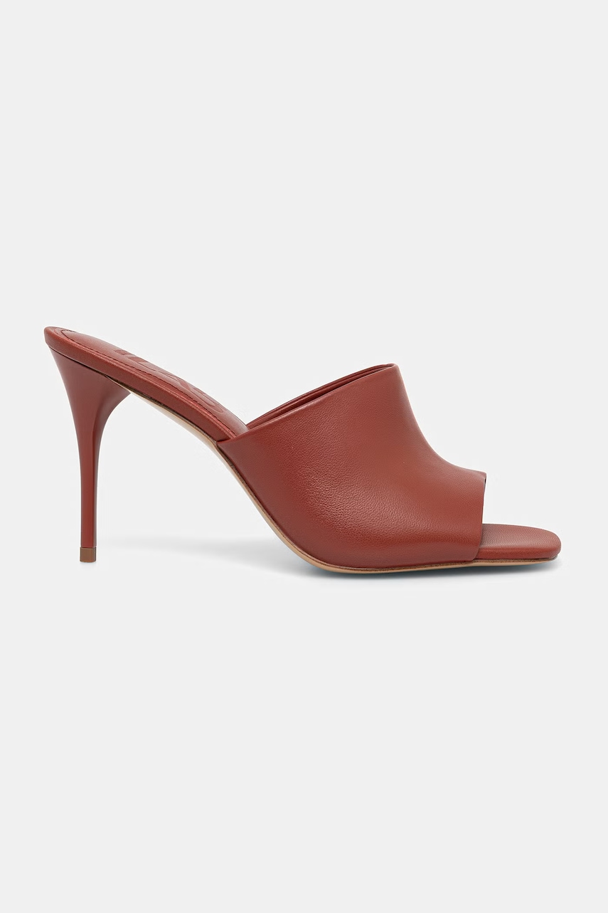 Γυναικείες σαγιονάρες & παντόφλες answear.lab σε κοκκινο