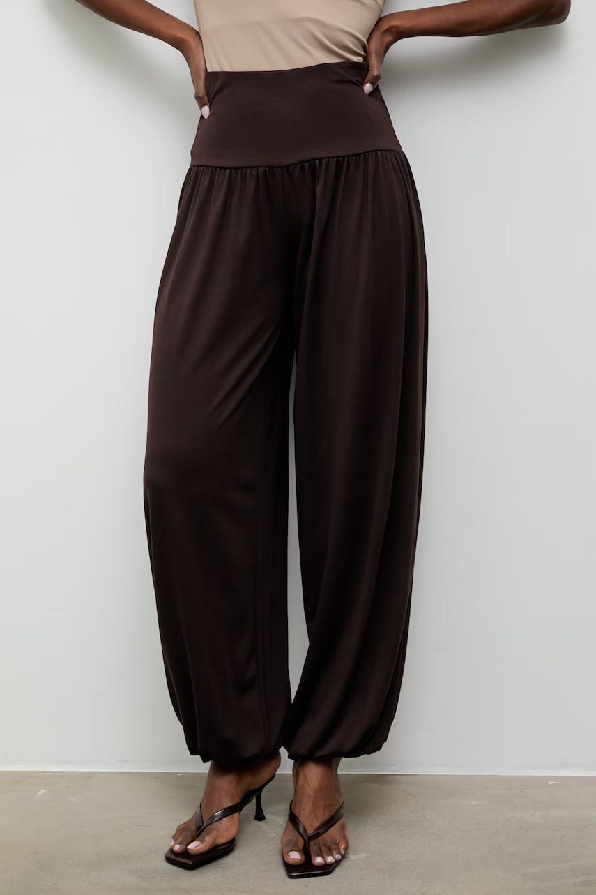 Answear.LAB Παντελόνι jogger γυναικείο με βισκόζη 31621.tok καφέ S,M,L,XL