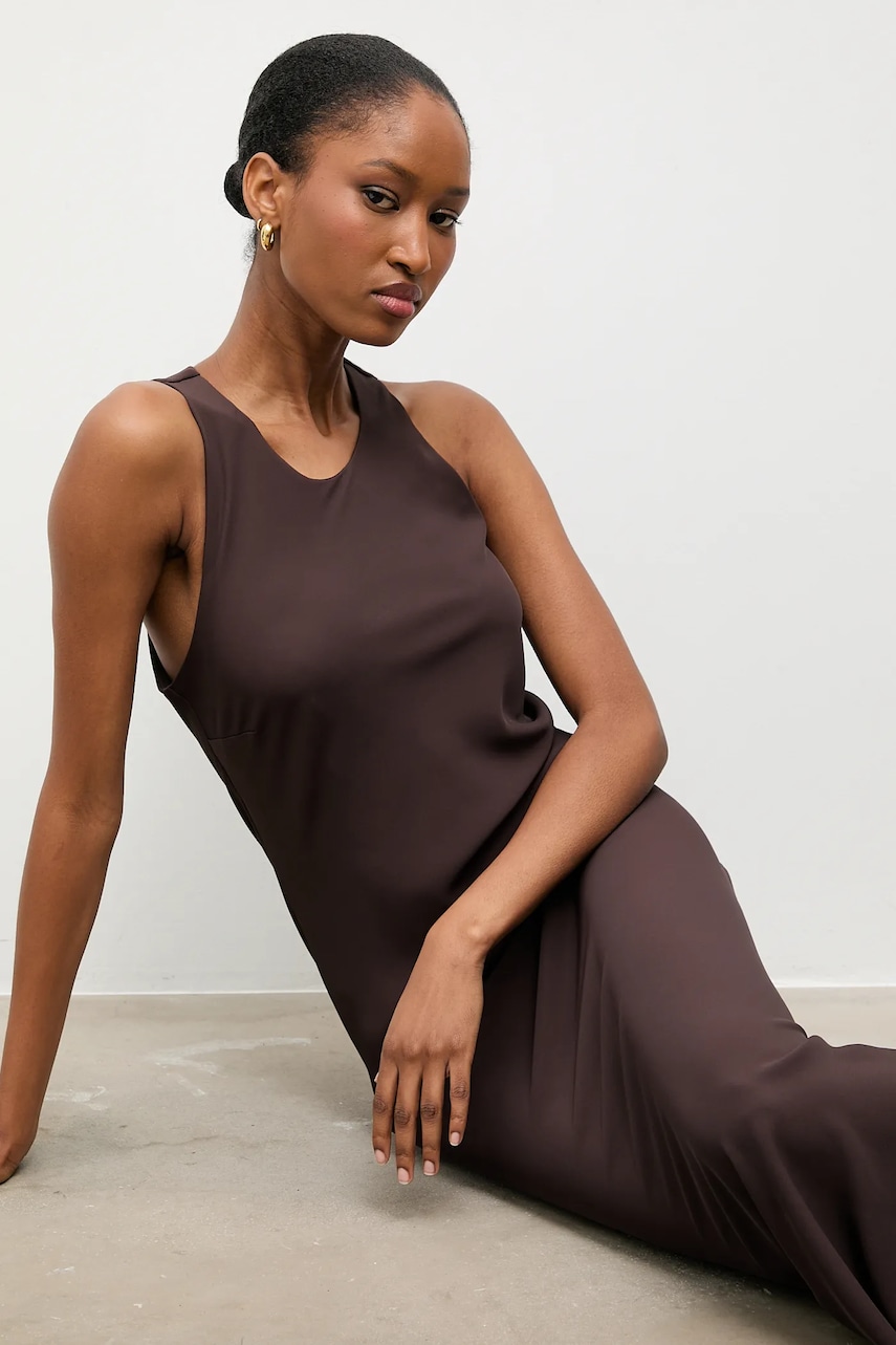 Answear.LAB rochie culoarea maro, maxi, mulata