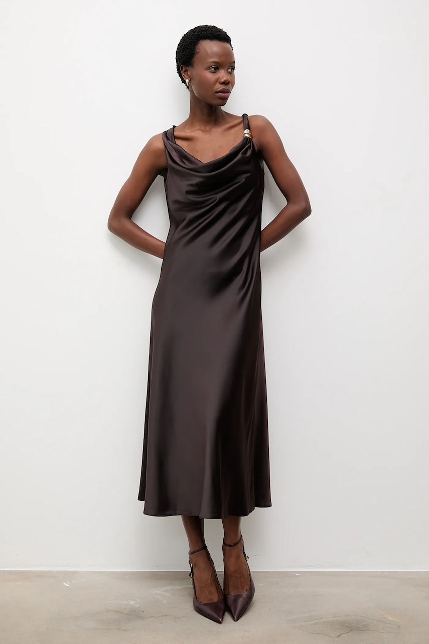 Answear.LAB rochie culoarea maro, midi, evazati