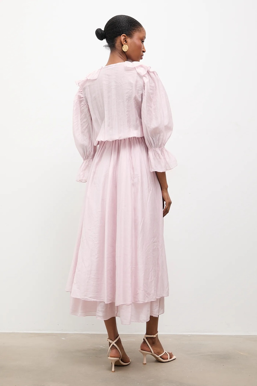 Answear.LAB rozšířené šaty s lyocellem