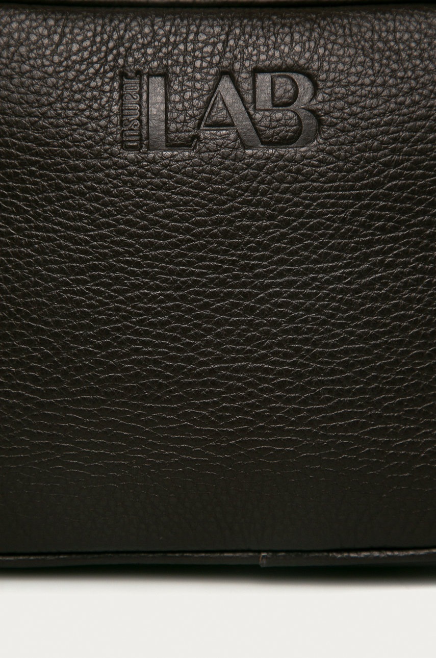 

733979
