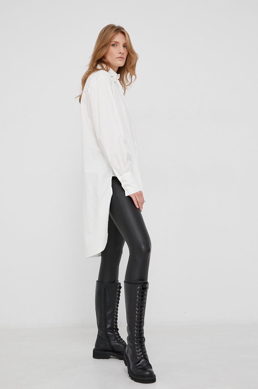 

Риза Answear Lab дамска в бяло със свободна кройка с класическа яка, Бял