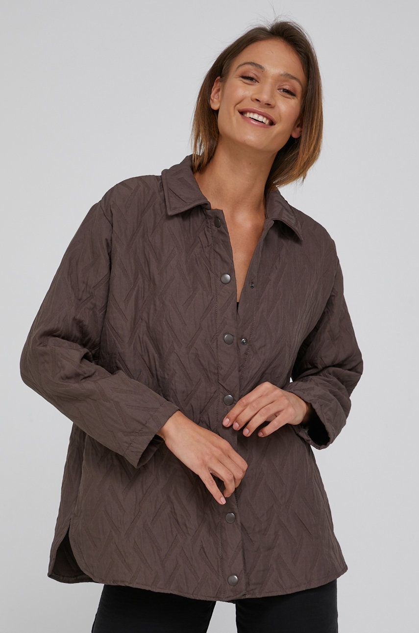 Košile Answear Lab dámská, hnědá barva, relaxed, s klasickým límcem - hnědá -  100% Polyester