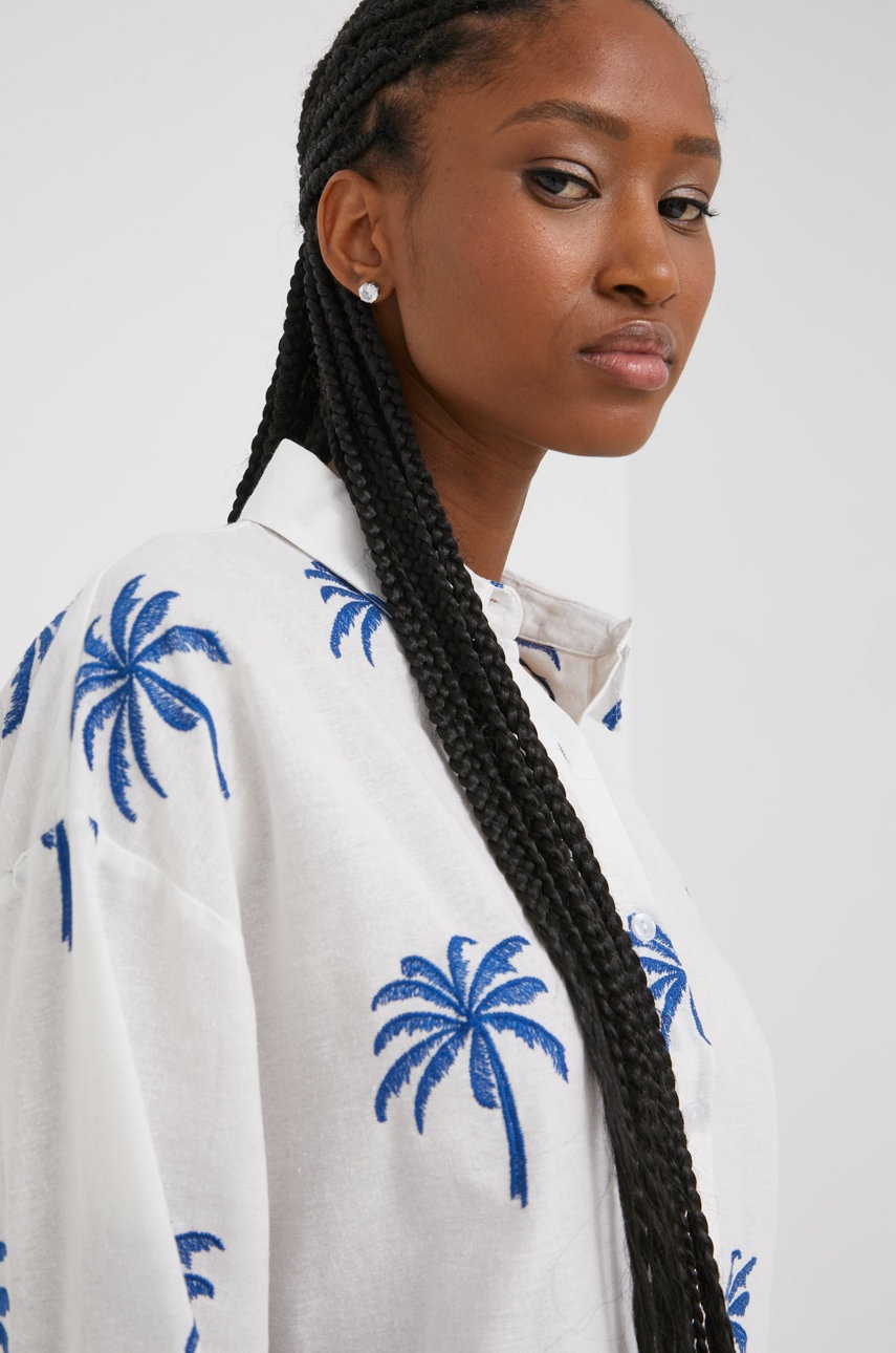 

Памучна риза Answear Lab дамска в бяло със свободна кройка с класическа яка, Бял