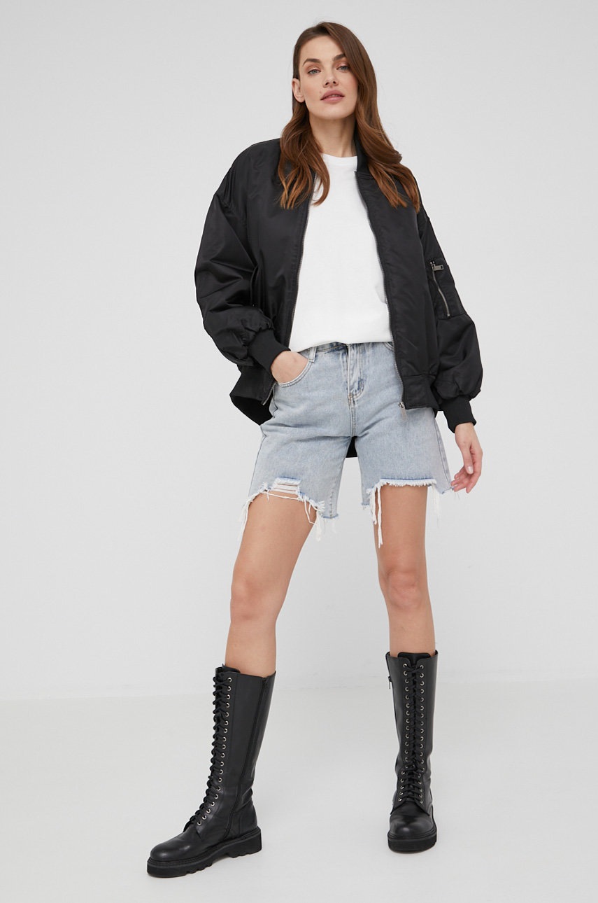 

Куртка-бомбер Answear Lab женский цвет чёрный переходная oversize