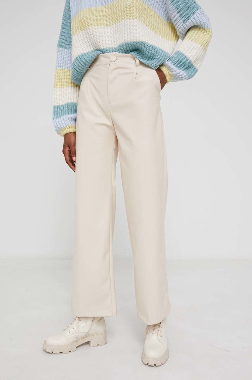Answear Lab Spodnie damskie kolor kremowy dzwony high waist