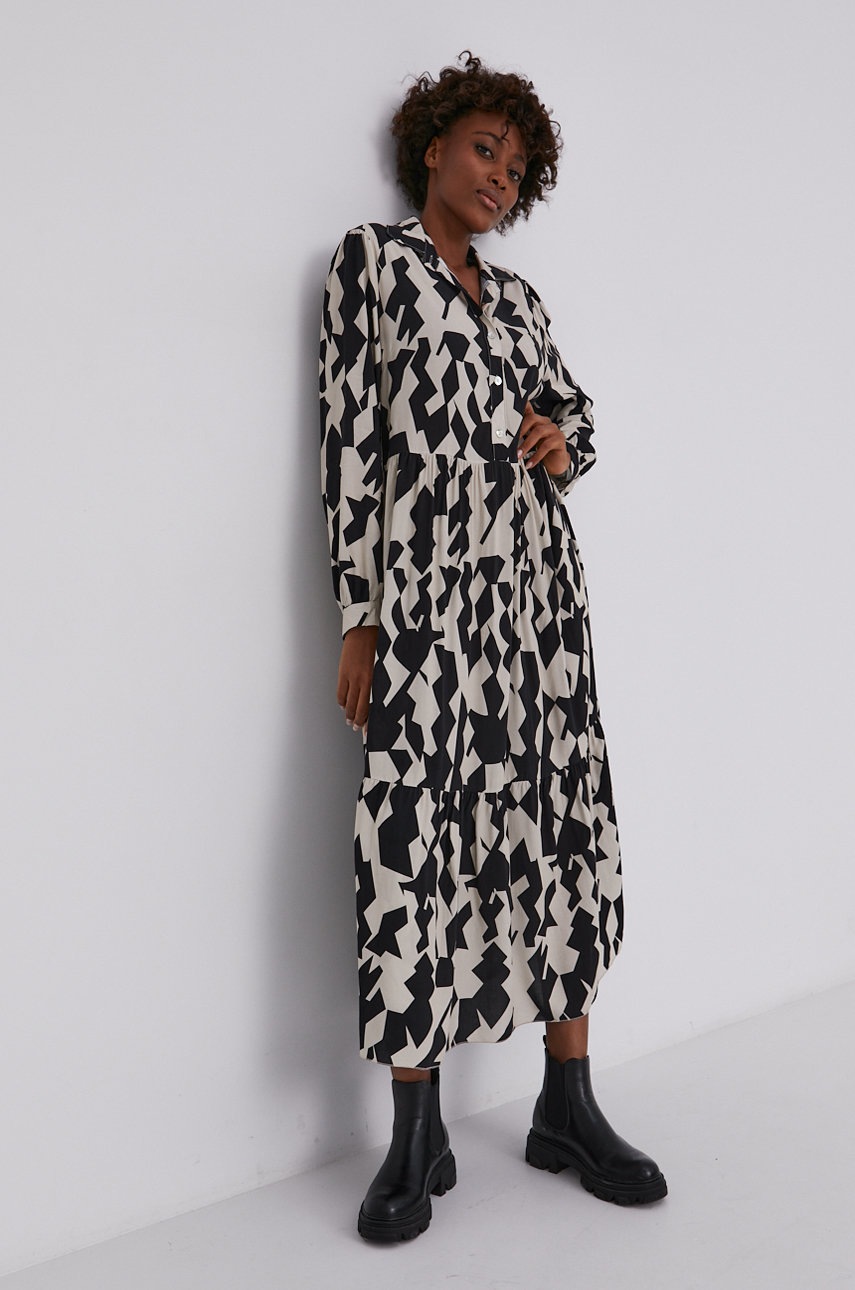 

Сукня Answear Lab колір чорний midi oversize