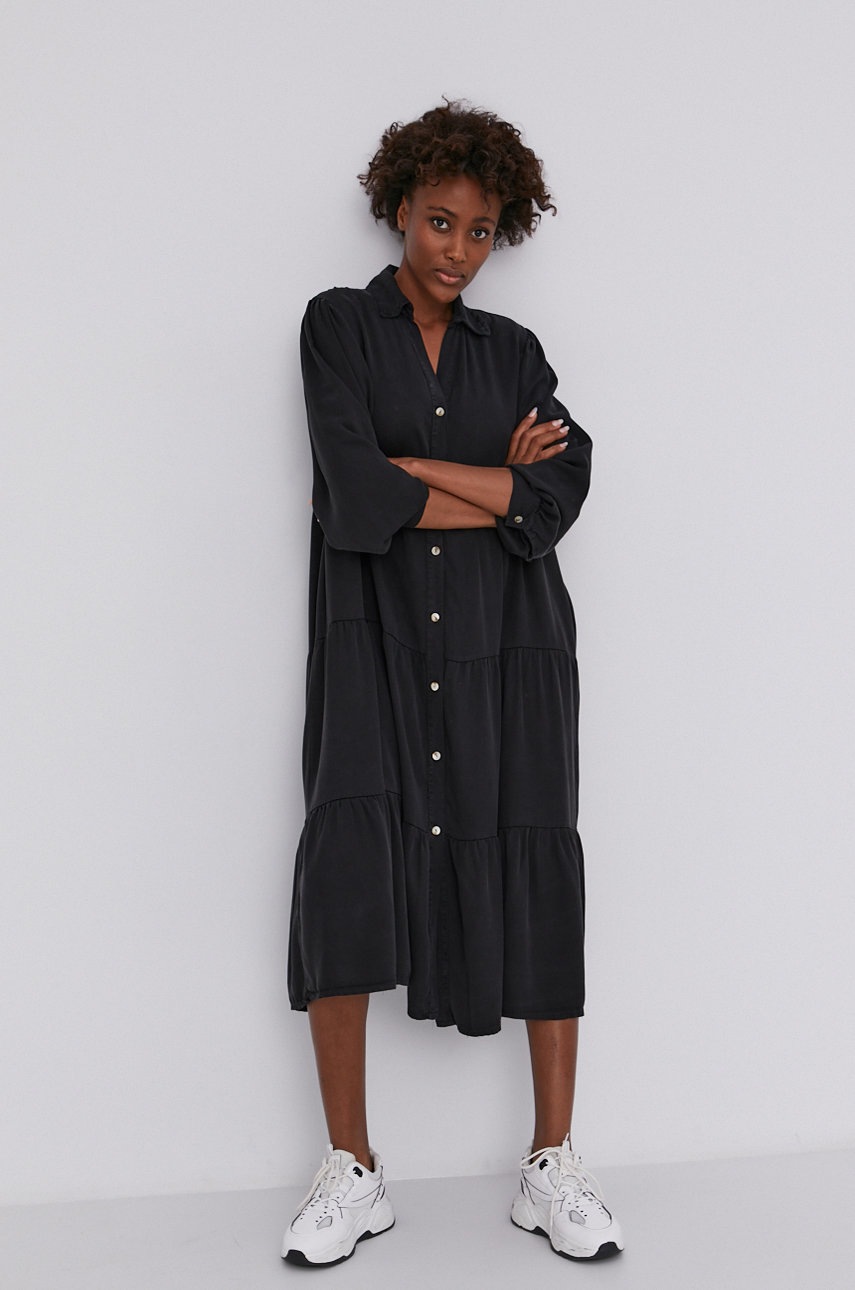 

Сукня Answear Lab колір чорний midi oversize