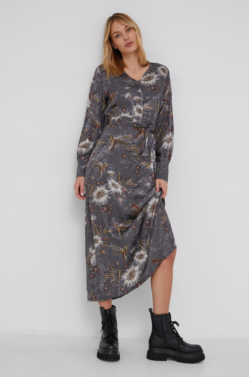 

Платье Answear Lab maxi расклешённое