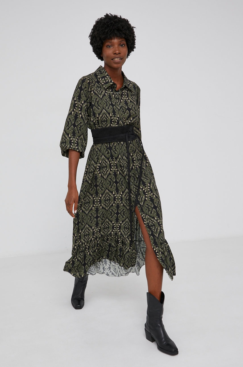 

Платье Answear Lab midi oversize