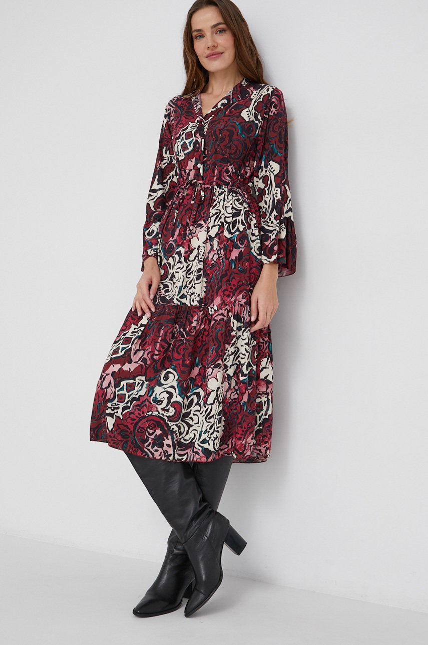 

Рокля Answear Lab в черно среднодълъг модел разкроен модел, Черен