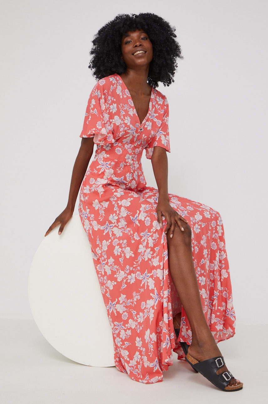 

Рокля Answear Lab в оранжево дълъг модел разкроен модел, Оранжев