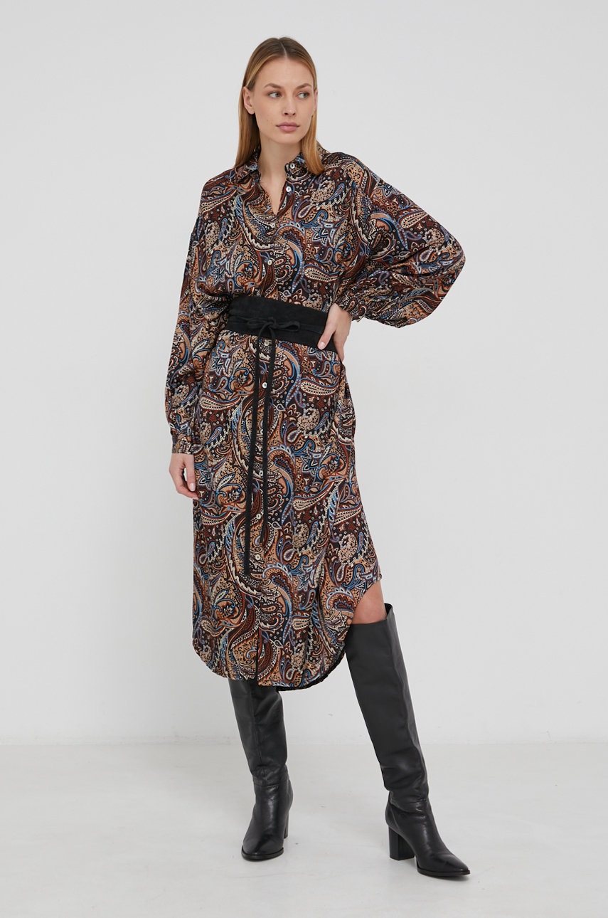 

Сукня з шовком Answear Lab midi oversize