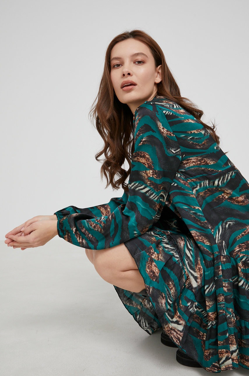 

Платье Answear Lab цвет зелёный mini oversize
