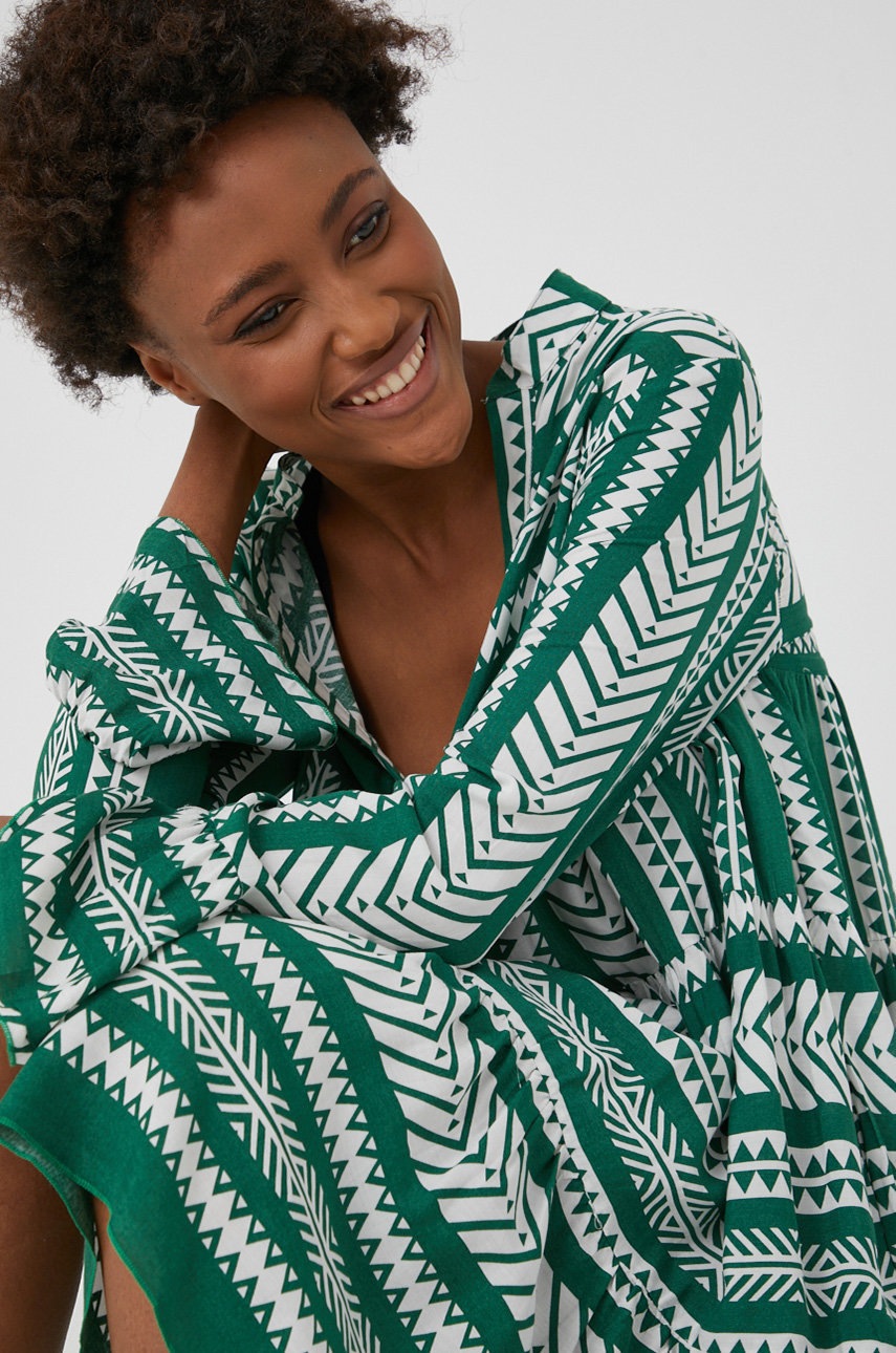 

Рокля Answear Lab в зелено къс модел разкроен модел, Зелен