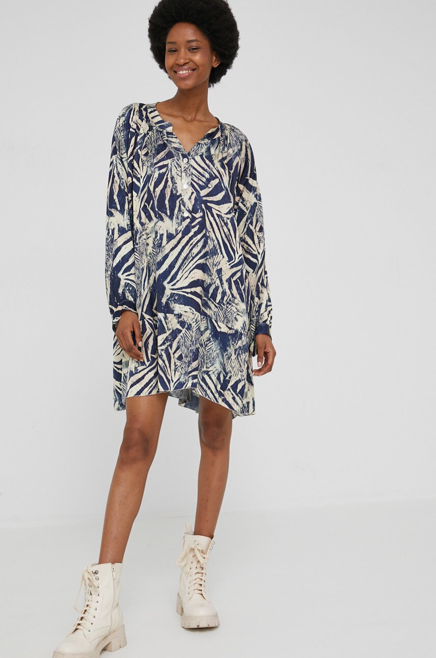 

Платье с шёлком Answear Lab цвет синий mini oversize