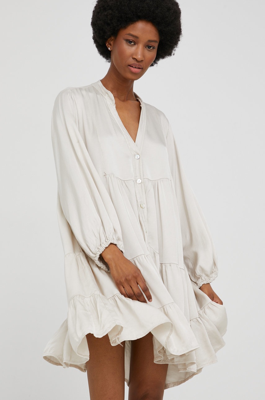 

Сукня з шовком Answear Lab колір бежевий mini oversize