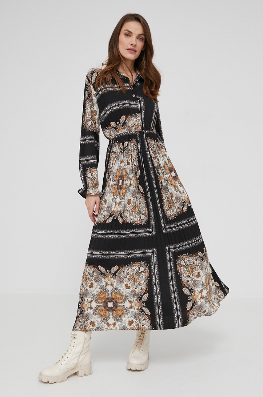 

Рокля Answear Lab в черно дълъг модел разкроен модел, Черен