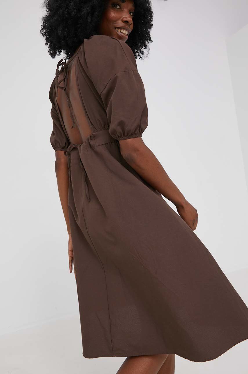 Answear Lab sukienka bawełniana kolor brązowy mini rozkloszowana