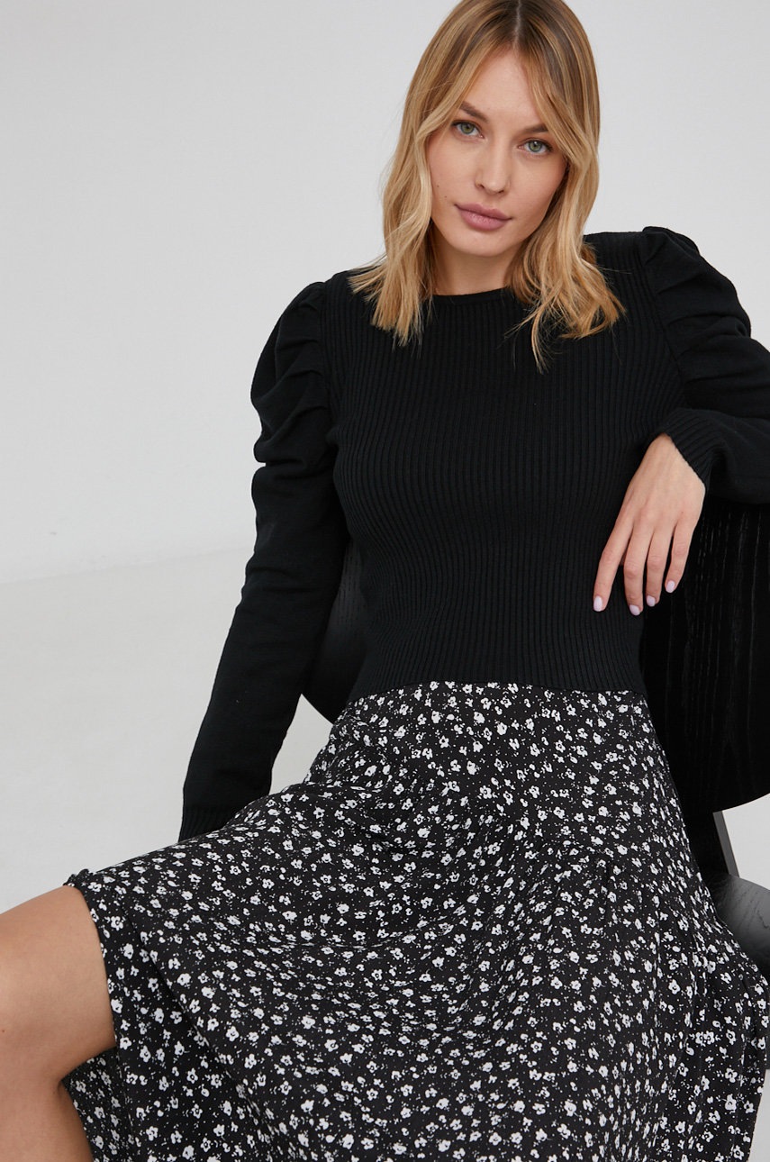 

Пуловер Answear Lab дамски в черно от лека материя, Черен