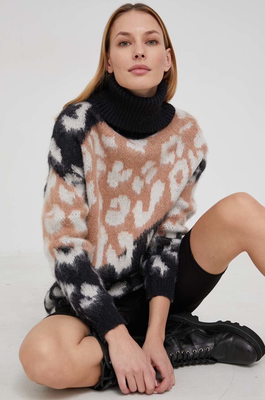 

Пуловер Answear Lab дамски в черно от лека материя с поло, Черен