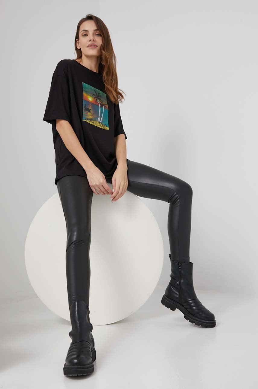 

Памучна тениска Answear Lab в черно, Черен