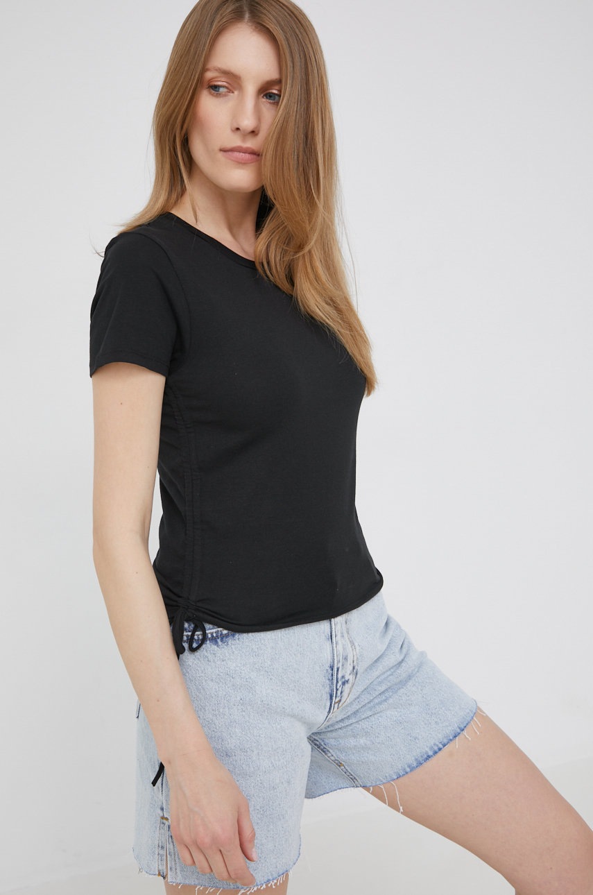 

Тениска Answear Lab в черно, Черен
