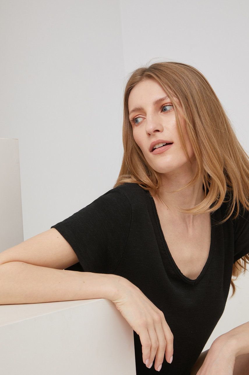 Answear Lab tricou femei, culoarea negru 2022 ❤️ Pret Super answear imagine noua 2022