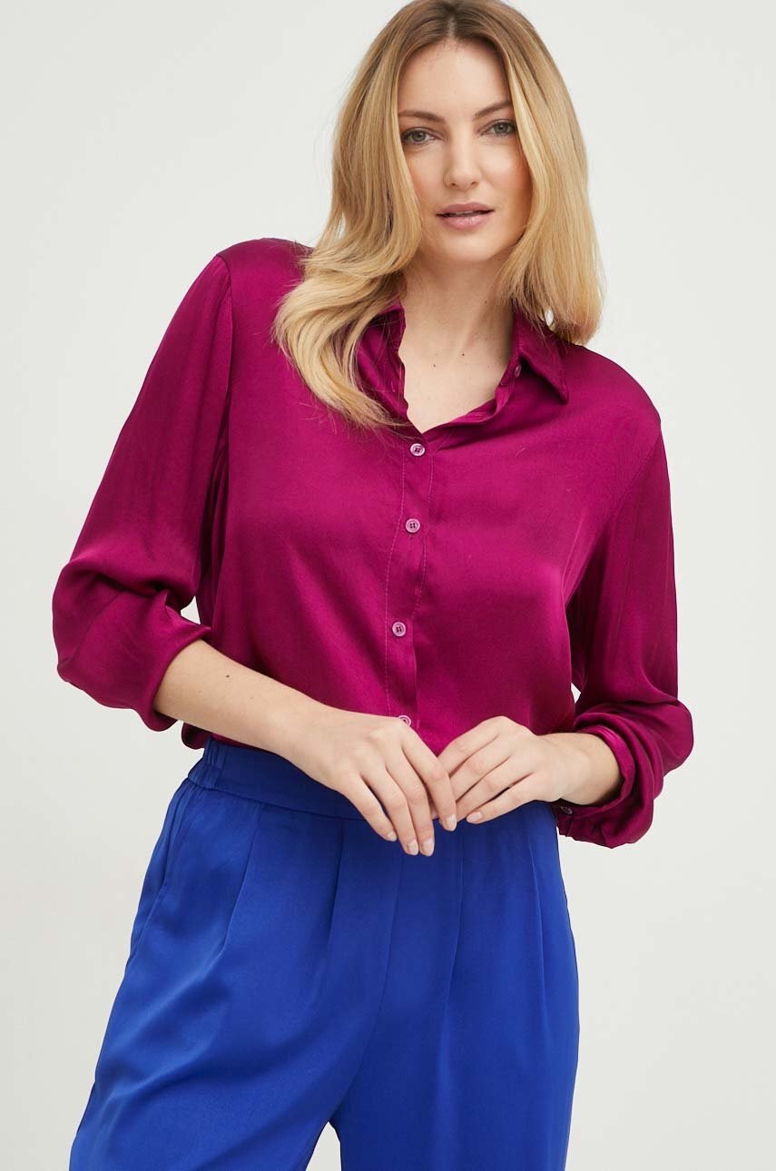 

Риза с коприна Answear Lab дамска в розово със свободна кройка с класическа яка, Розов