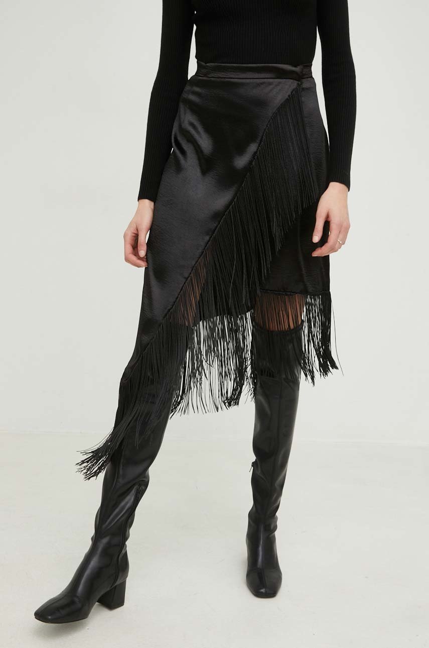 

Пола Answear Lab в черно среднодълъг модел със стандартна кройка, Черен