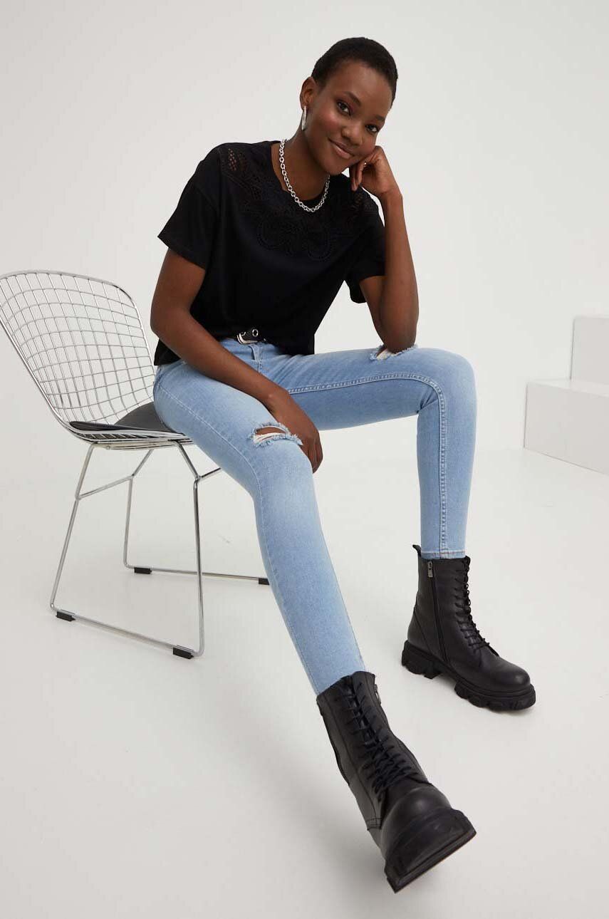 Answear Lab jeansi x colecția limitată SISTERHOOD femei