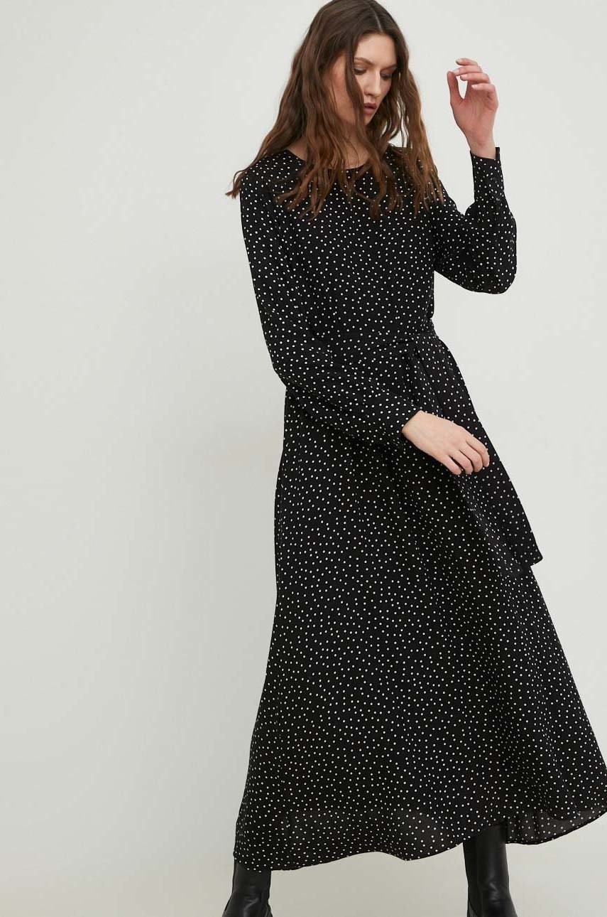 

Платье Answear Lab цвет чёрный maxi расклешённое