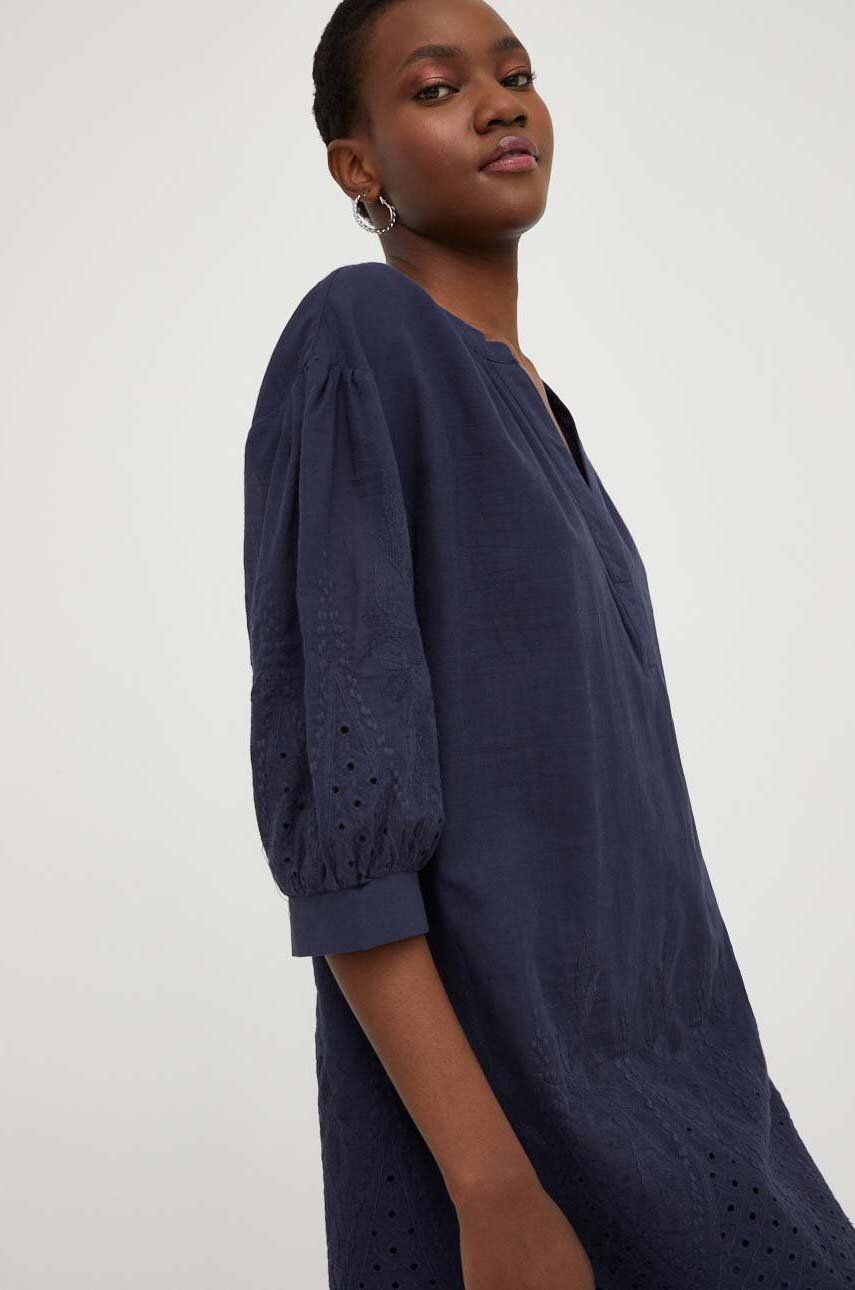 Bavlněné šaty Answear Lab tmavomodrá barva, mini, oversize - námořnická modř -  Hlavní materiál