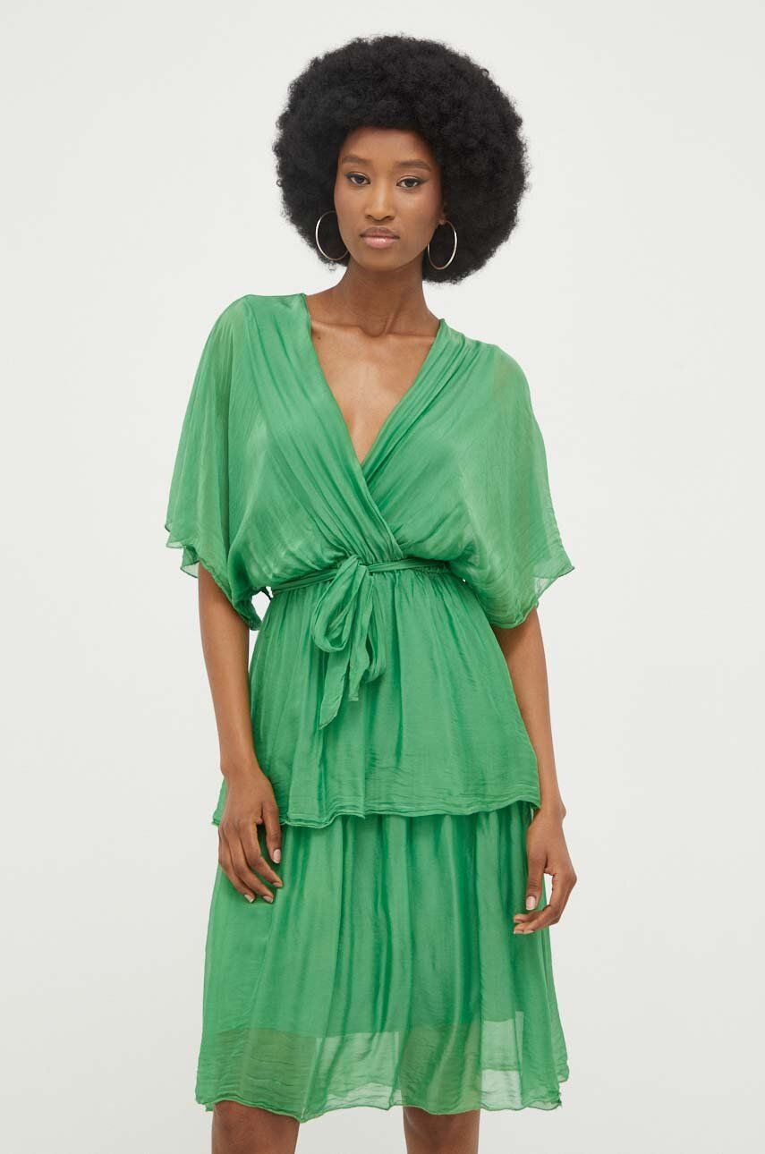 Answear Lab rochie din matase culoarea verde, mini, evazati