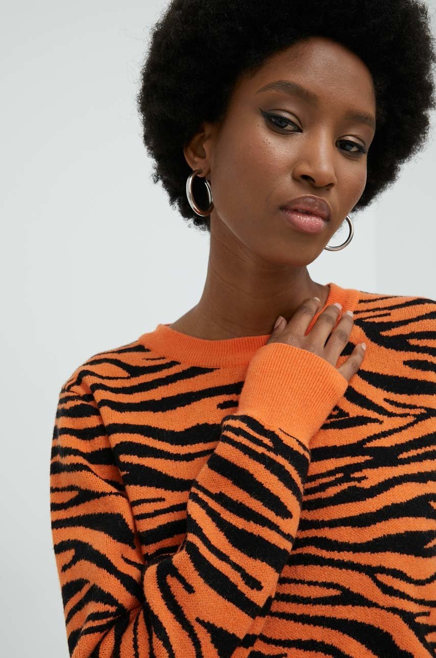 

Пуловер Answear Lab дамски в оранжево от лека материя, Оранжев